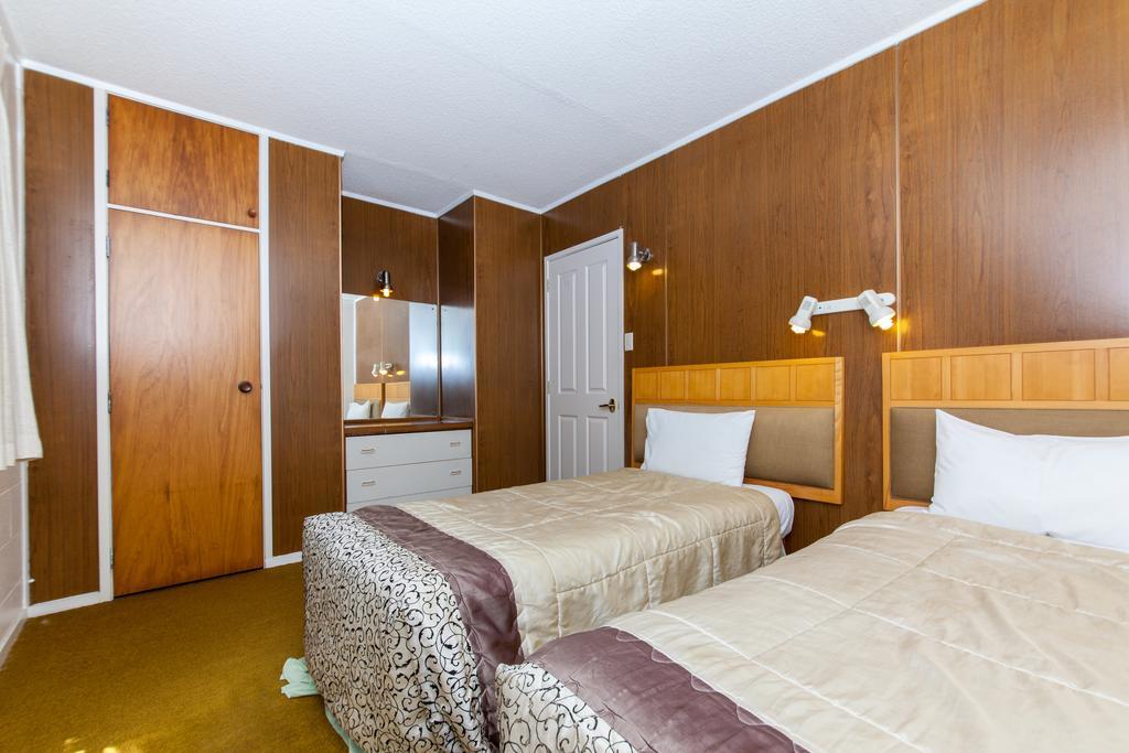 Sunset Lodge Motel Taupaki Kamer foto